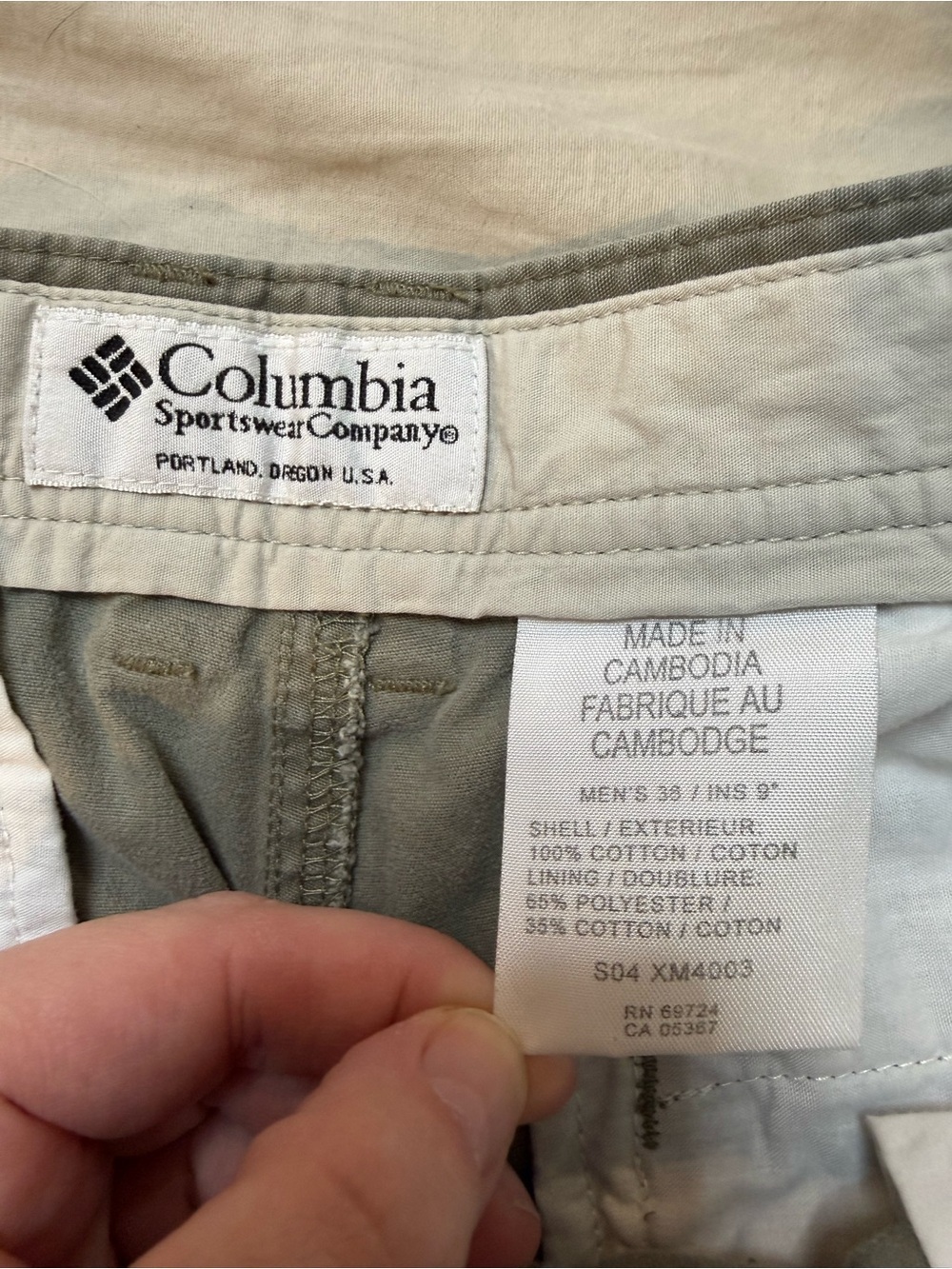 Columbia Men’s Gray Cargo Shorts - Size 36 - Picture 5 of 6